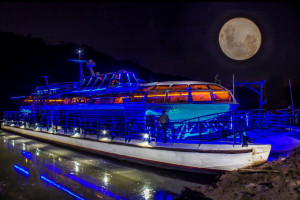 Argentina: vuelven las navegaciones con luna llena por el río Iguazú