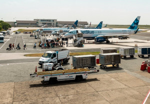 Cierra una de las dos terminales internacionales del aeropuerto Punta Cana