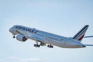 La extensión de la tregua en la guerra de Oriente Medio dispara un 10% a las aerolíneas en bolsa