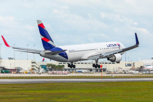 LATAM Airlines reduce las conexiones entre Sudamérica y EEUU