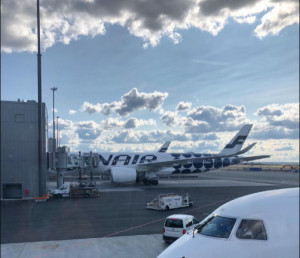 Finnair suspenderá a cientos de pilotos y TCP por la caída de su red a Asia