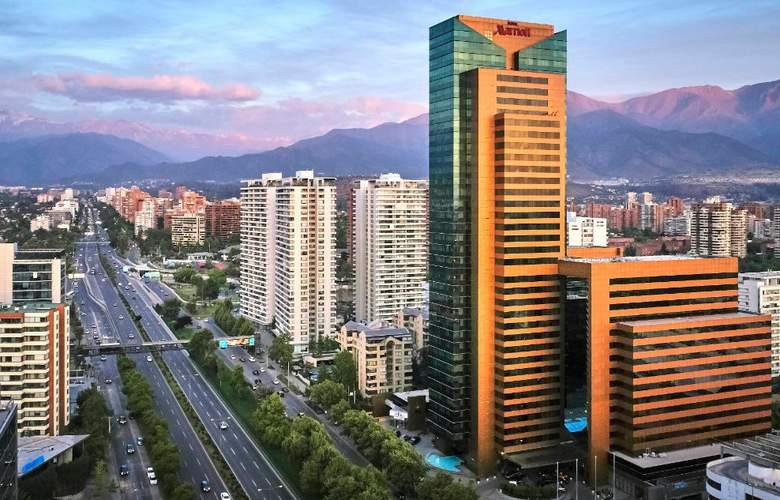 Hoteles de Santiago: es posible que las nuevas restricciones conduzcan a más cierres de establecimientos.