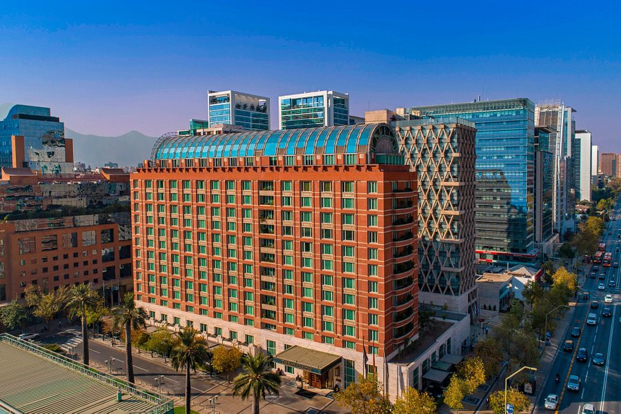 El Hotel Ritz Carlton de Santiago de Chile está a la venta