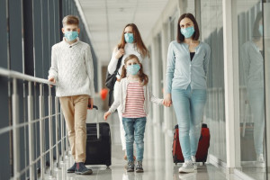 Turistas de EEUU vacunados podrán viajar pronto a Europa