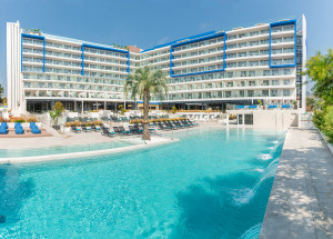 El nuevo hotel L'Azure marca un punto de inflexión en Lloret de Mar 