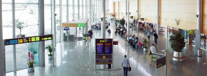 Denuncia a 8 aerolíneas y OTA por incumplimiento en descuentos de residente