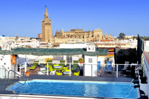 Sevilla: los hoteles optan por el optimismo y abre el 75% en junio