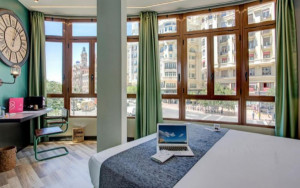 Casual negocia la venta de un hotel en Valencia a un fondo francés