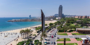 Verano desigual en Cataluña: positivo en la costa y negativo en el urbano