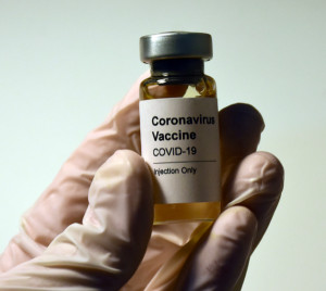 HOSTELTUR abre el debate: ¿La vacuna debería ser obligatoria en el sector?
