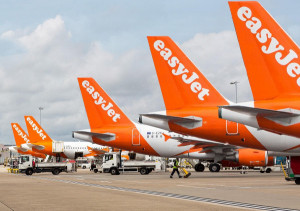 EasyJet y BA cancelan vuelos por falta de personal debido a la COVID