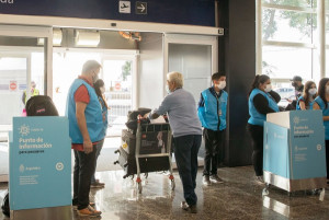 Argentina comienza a admitir a extranjeros no vacunados
