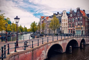 Ámsterdam prohibirá la construcción de nuevos hoteles