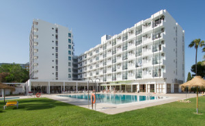El hotel San Fermín en Costa del Sol, primera compra del Proyecto Atalaya