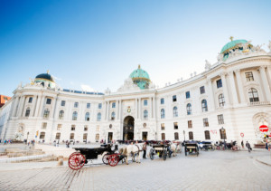 Austria vuelve a permitir viajes turísticos tras levantar el confinamiento