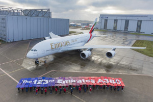 El último A380 sale de la fábrica Airbus