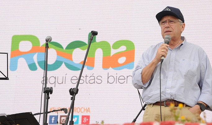 Ministro de Turismo, Tabaré Viera, en el lanzamiento de la temporada de verano en Rocha.
