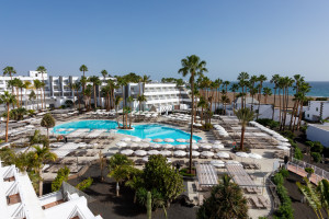 Riu completa la reapertura de todos sus hoteles en Canarias   