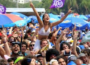 Rio de Janeiro reduce el carnaval a los desfiles en el Sambódromo