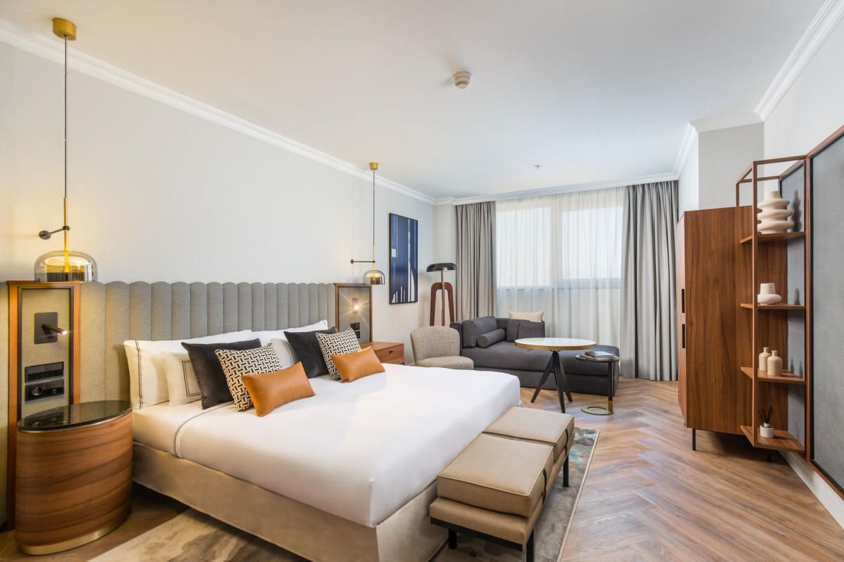 El Hotel Meli Valencia Reabre Tras Una Reforma De 10 Millones De Euros El Hotel Meli Valencia Reabre Tras Una Reforma De 10 Millones De Euros
