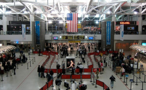 Tráfico aéreo internacional de EEUU recuperó 54% de pasajeros en enero 