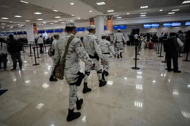 La Marina sustituyó a la Guardia Nacional en enero en el control del aeropuerto. Foto: Express Metropolitano
