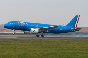 La aerolínea ITA apuesta por Sudamérica mientras espera un comprador