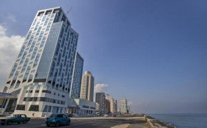 Nuevo hotel de lujo de 25 pisos modifica el skyline de La Habana