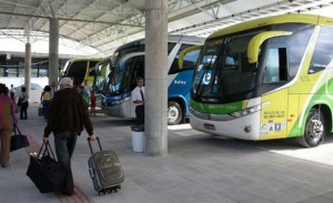 Brasil: el ómnibus comienza a sustituir al avión por aumento de pasajes