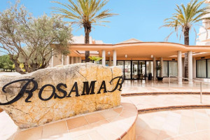 SmartRental desembarca en Ibiza con la gestión del aparthotel Rosamar