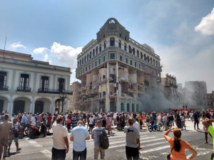 Una fuerte explosión destruye buena parte del hotel Saratoga de La Habana