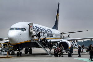 Ryanair reduce sus pérdidas hasta 355 millones en el último año fiscal