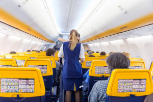Ryanair pacta con CCOO las condiciones laborales para tripulantes de cabina