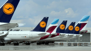 Lufthansa recorta 34.000 vuelos para el verano 2023 anticipándose al caos  
