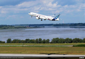 Primer vuelo del Airbus A321XLR, avión de cuerpo estrecho y larga distancia