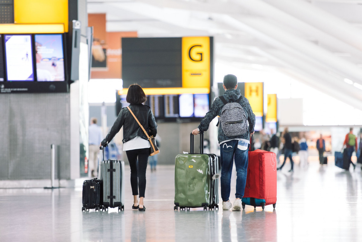 Caos en aeropuertos británicos: los viajeros lo pagan con los trabajadores | Transportes