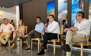Núñez Feijóo se acerca al sector: 10 propuestas para reactivar el turismo