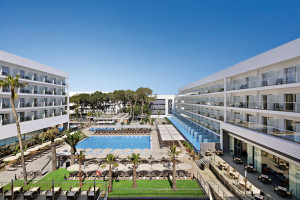Un hotel-escuela en Palma, el compromiso de Riu por el desarrollo social