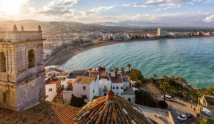 La Comunidad Valenciana perfila el programa del bono turístico para 2023