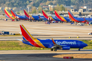 La aerolínea estadounidense Southwest cancela 2.500 vuelos en un día