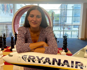 Elena Cabrera: "Cada minuto se llena un avión de Ryanair"