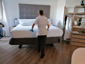 Hoteles de Baleares reciben ayudas para poner 25.000 camas elevables