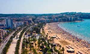 Ocho municipios de playa concentran el 18% de las noches de hotel en España