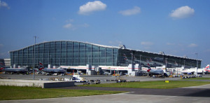 La seguridad de Heathrow en huelga y British cancela 32 vuelos diarios