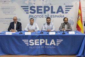 Pilotos de todas las aerolíneas con bases en España irán a un paro conjunto