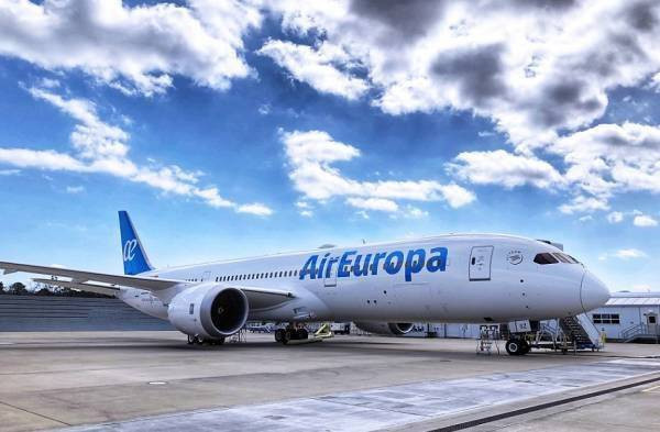 12 vuelos cancelados por la huelga de pilotos de Air Europa