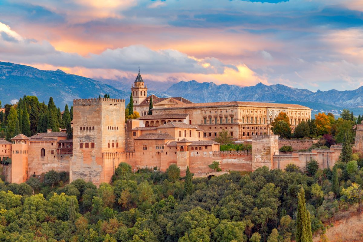 Andalucía: un tercio de sus visitantes viaja atraído por su oferta cultural