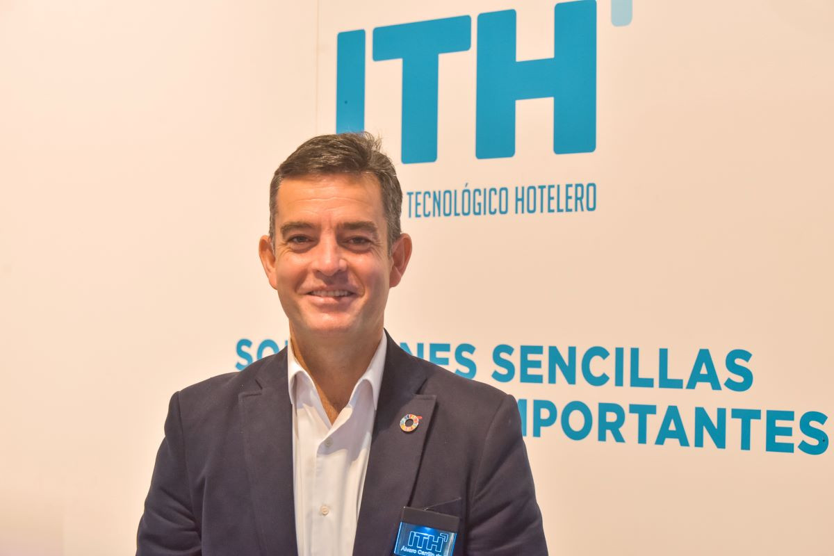 Álvaro Carrillo propone pasar de la transformación digital a la inteligente