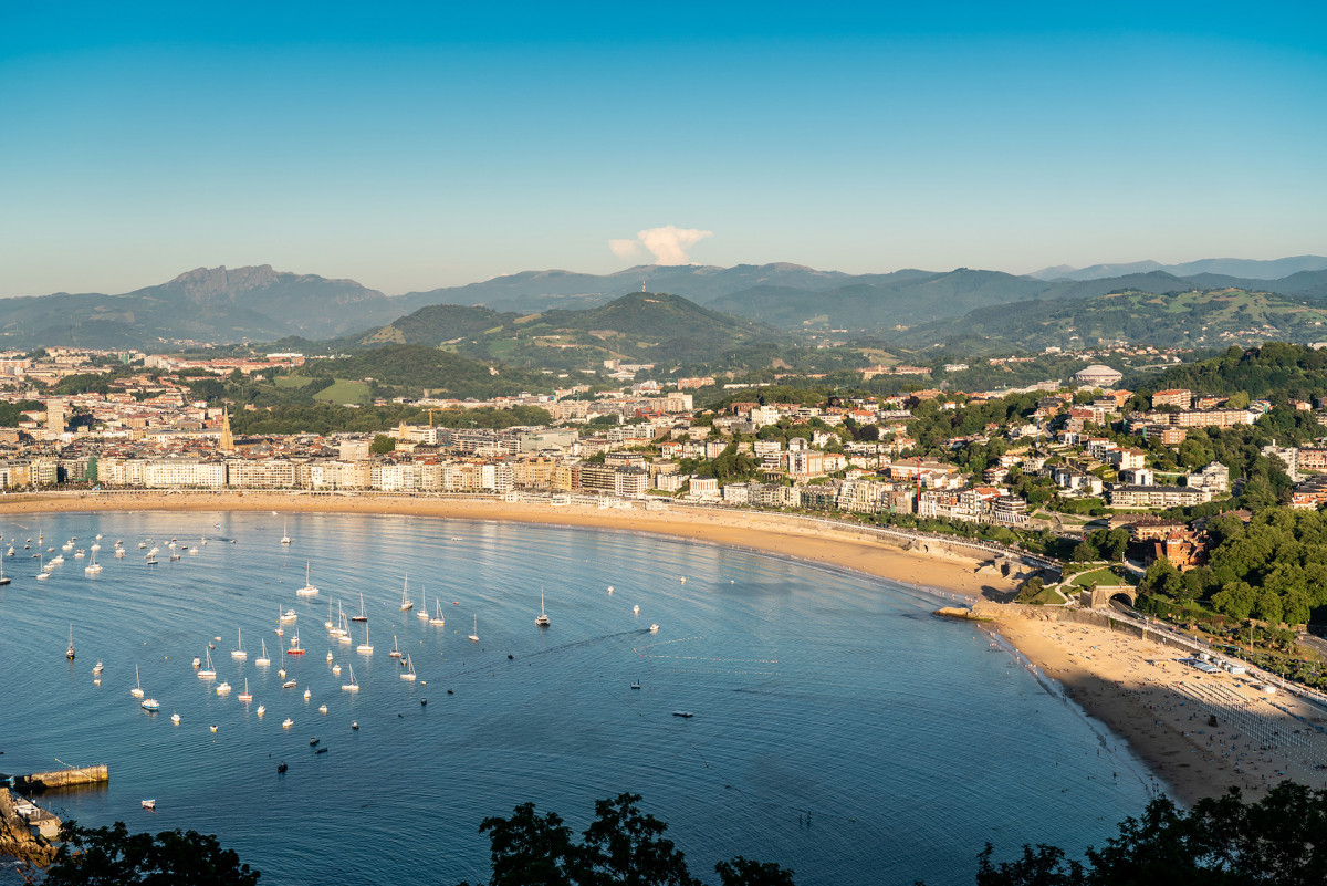 Donostia y Bilbao, los municipios con más alojamiento turístico