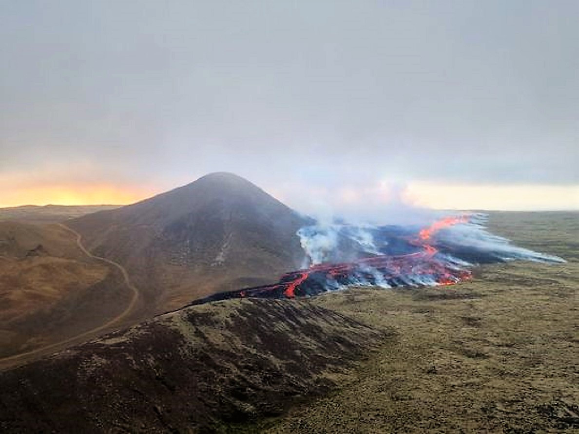 Islandia, pendiente de la erupción volcánica y el espacio aéreo